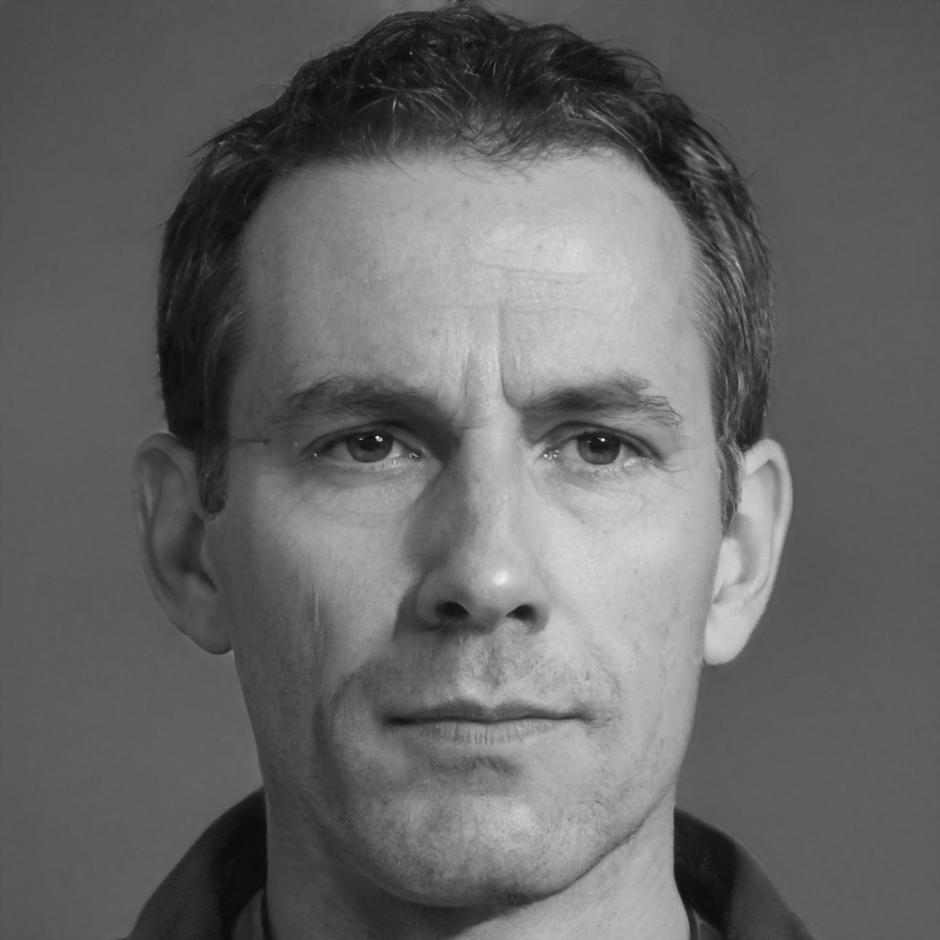 Portrait de Léonard Dufresnoy, Responsable Développement chez qelastirovian